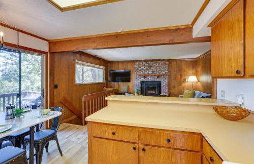 Rimforest Retreat with Fireplace and Mountain Views! - Foto 9