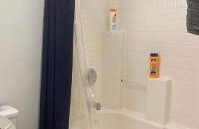 THE Clubhouse MASTERS GOLF THEMED 1 KING BED 1 BATH FURNISHED APARTMENT FULL SIZE KITCHEN FULL SIZE LEATHER PULL OUT SLEEPER SOFA IN LIVING ROOM & FULL SIZE LEATHER SOFA 1 GIG FIBER INTERNET DIRECTV PREMIUM PACKAGE ALL SPORTS & MOVIE CHANNELS & DVR - Foto 33