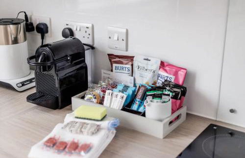 Spinnaker House-with Tesla Electric Charging Point - Photo 30