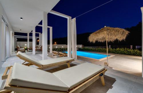 Villa Zen with 4 bedrooms, private 32 sqm pool, summer kitchen, 7 km from the beach - Photo 39