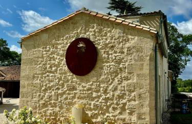 L'Eperonnette, cozy house with swimming pool, surrounded by vineyard, near St Emilion - Foto 1
