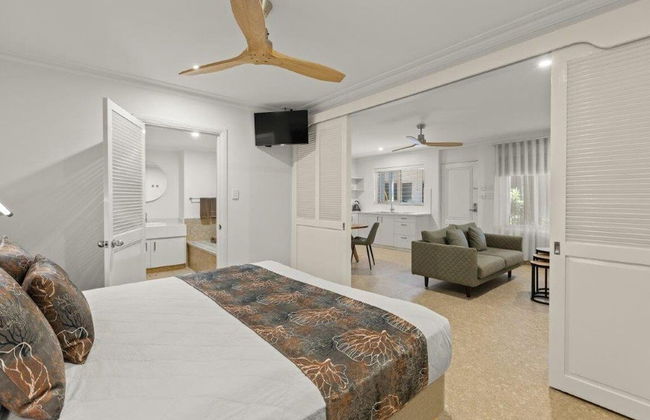 Moonlight Bay Suites - Photo 24