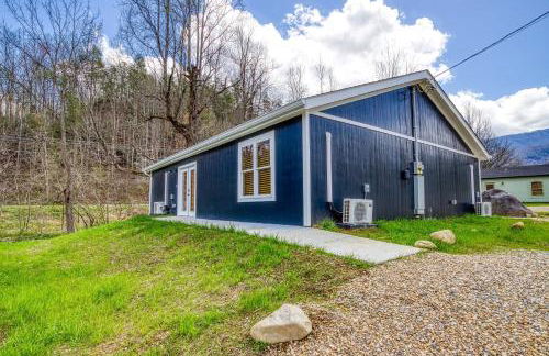 Kitt's Cottage, Pickleball Court, Creek, WIFI, Mountain Views, Starting at 79" - Foto 3