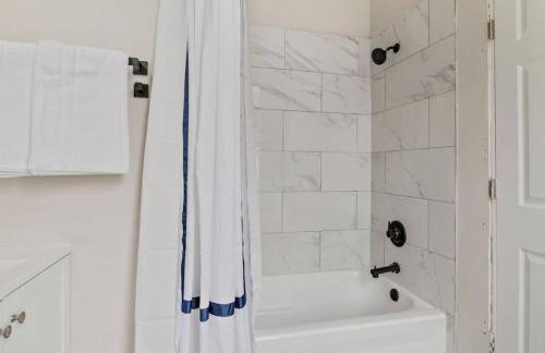 2 Units Combined-5BR-2 Living Rooms - 2 Kitchens - Foto 28