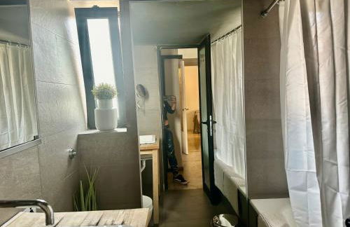 Άνετο Διαμέρισμα 2 Υπνοδωματίων κοντά στο ΟΑΚΑ και τα Νοσοκομεία ΥΓΕΙΑ & ΜΗΤΕΡΑ - Foto 3