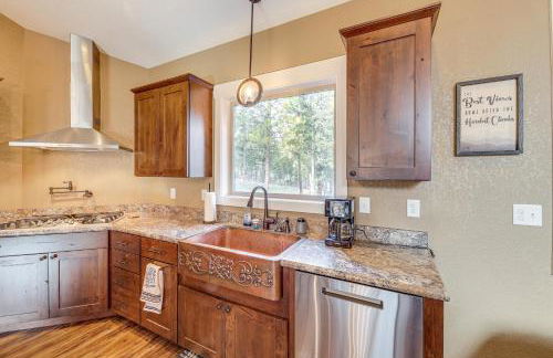 Deck and Views Scenic Group Getaway in Lakeside! - Foto 6