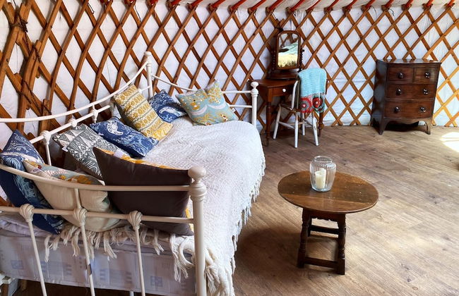 Beautiful Rural Yurt With Wood Fired hot tub - Foto 7