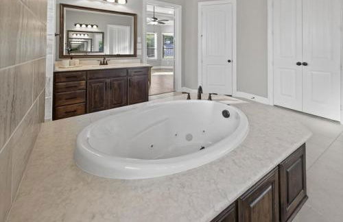 Midlothian Masterpiece with 5 Bedrooms - Foto 32