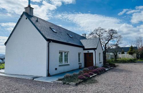 Avoca Lodge - Photo 1