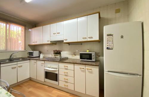 TarracoHomes, TH156 Casa Roser Familiar y con Piscina Compartida - Photo 22