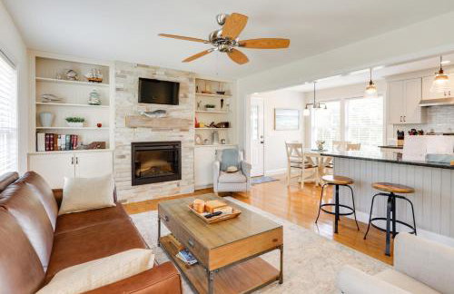 Walk to Pawcatuck River Family-Friendly Home! - Foto 1