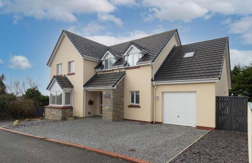 Maynor - Large Luxury House, Log Burner, Central Location - Photo 63