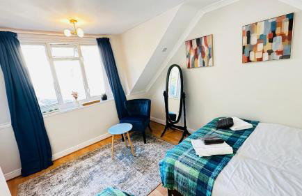 Inviting 2 Bed Guest House steps away from Ascot Racecourse 3 mins drive, 5 mins to Legoland, 12 mins to Windsor Castle Perfect for families & racegoers alike - Foto 25