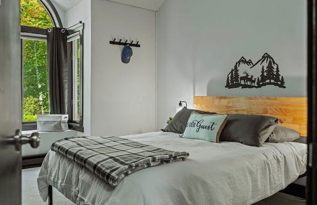 Pocono Bear Den by Avantstay Stylish Modern Deck w Grill Outdoor Dining - Foto 24