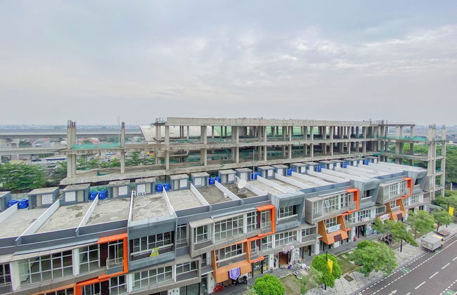 Minimalist and Cozy Studio LRT City Jatibening Apartment - Photo 24