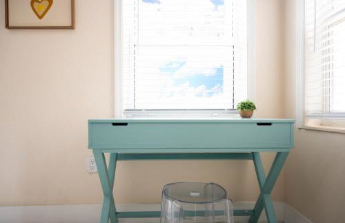 Central Getaway in Little Havana Near Airport, Wynwood, Calle 8 Brickell, Coral Gables and more , Fenced parking - Foto 3