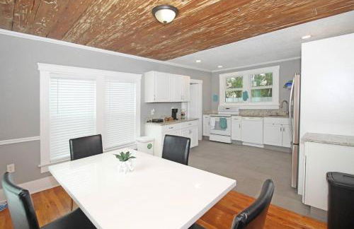 Modern 3BR, Pet-Friendly, WiFi, Washer & Dryer - Foto 12