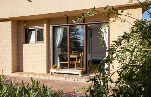 Apartamento en primera línea de playa con piscina - Photo 41