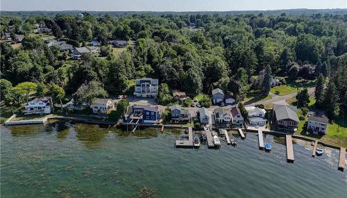 Cute Cottage Overlooking Sodus Bay- Direct Water Access - Foto 3