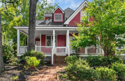 Walkable Grant Park 1920s Home with King Bed - Photo 18