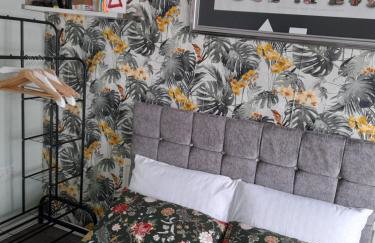 Cosy and Private with 55"TV and Dedicated Toilet Shower Space - Foto 18