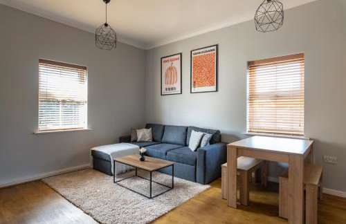 2BR 2BA Apartment - Emperor Beds - Free Parking - Near LGW Airport - Photo 13