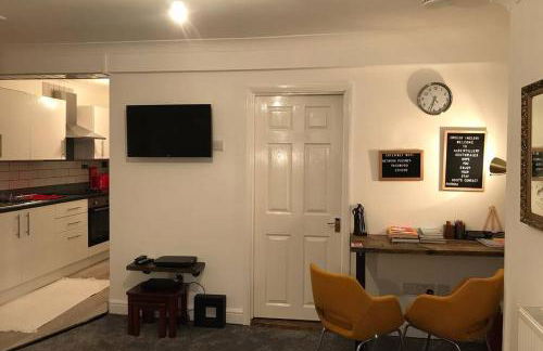 Tranquil Welsh Mountain Gem, Abertillery, Wales - Foto 30