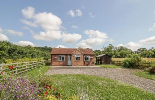 Lawn Lodge - Photo 17