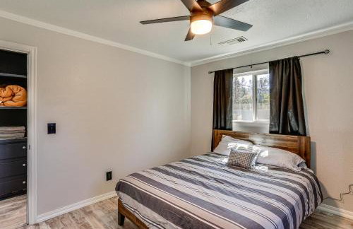 Backyard Oasis with Hot Tub and Views Weaverville Gem - Foto 13