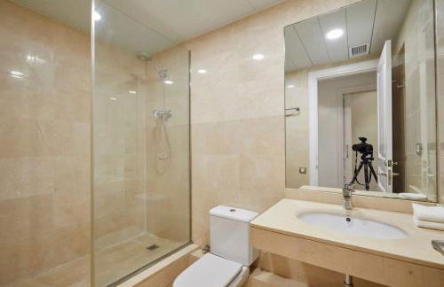 The Collection Barcelona - Classy 3BD - 2BTH with private patio in Eixample - Foto 14