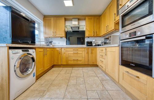 Modern 3 Bedroom 2 Bath House with Parking, Wednesbury, Birmingham - Foto 23