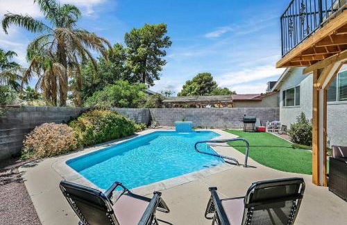 4BR Family Home, Private Pool & BBQ, Near Strip - Foto 36