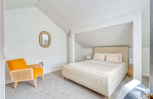 Stay Portland - Warhol Suite - Art Deco Apartment - 92 WalkScore - Photo 13