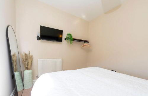 Sleeps 10 House near Bike Park Wales - Photo 21