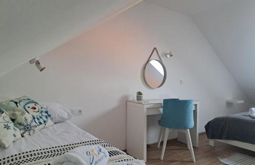 SOLEK, Apartamenty hotelowe i pokoje gościnne ze śniadaniem, przyjazne zwierzętom, wyjątkowe, z widokiem na Jezioro Jamno i w bardzo bliskiej odległości od morza - Foto 8