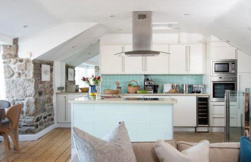 Tides Reach - Free WiFi - Harbourside - Wood Burner - Coffee Machine - Photo 12