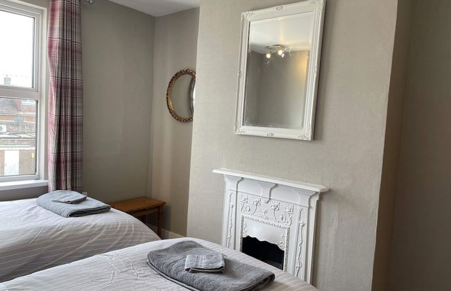 Large Family Getaways Metres From the Beach - Foto 29