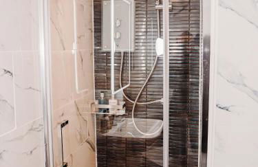 Cottage with Hot Tub - near Cheltenham and Tewkesbury - Photo 31