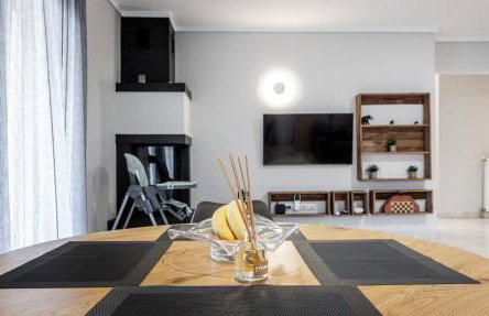 Spacious 3-bedroom apartment with WiFi, AC in charming Kalamaria - mountain view - Foto 34