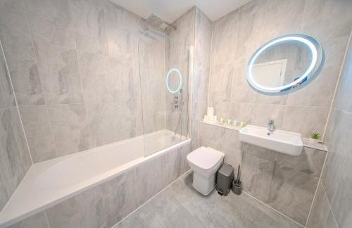 9 Royal Oak Brentwood - 2 Bed - Free Secure Parking - Contractor Stays - Long Stays - Foto 13