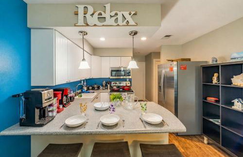 Waterfront Home, Short Walk to Beach, Deck/Balcony - Foto 11