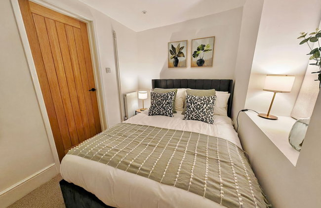 2-Bed Apartment - For Contractors & Business Travellers - Long Stays Welcome - Photo 18