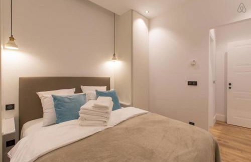 COURS SALEYA Renovated 3 Bedrooms 1 min to Beach Air Conditioning - Foto 21