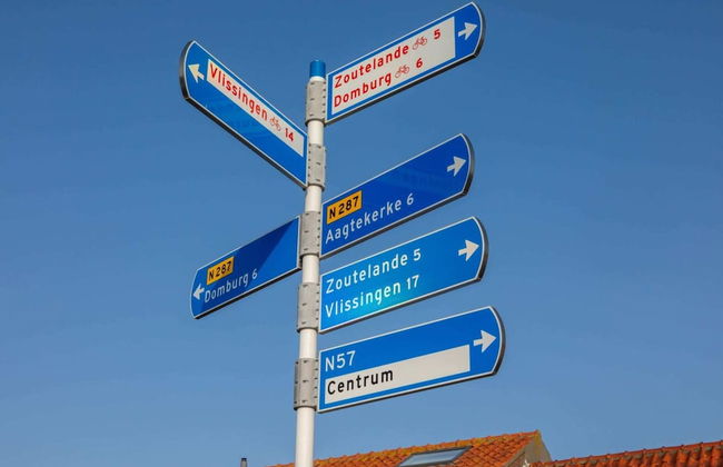 Holiday Home Near Beach With Sunny Terrace - Photo 18