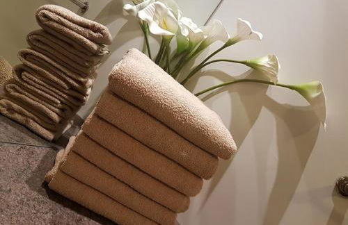 Yvi's 2-3 Bedroom Town Apartment - Foto 4