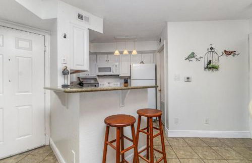 2Bed 2Bath Pondview Haven - BC138 - Foto 15