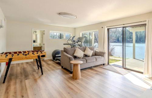 Lakefront Villa with 180 degree view private dock and boats - Foto 61