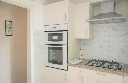 Cambridge North 3 Bedroom Family Home, Spacious Garden, BBQ & Parking - Foto 12