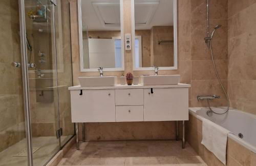 Casares del Mar Luxury Apartment - Photo 12