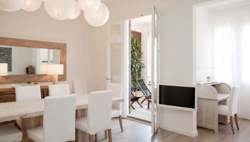 Casanova Charm 4BDR Apartment - Photo 4